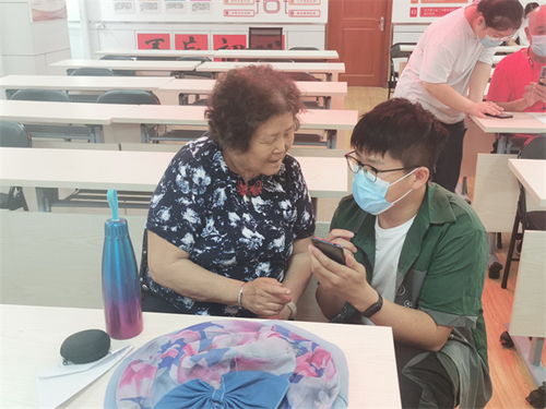 濰坊護理職業學院 “五為”志愿服務進社區，中醫養生保健助力老年人智慧健康生活